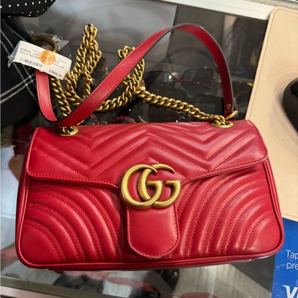 Meet your Posher, Kim - Picture 2 of 8